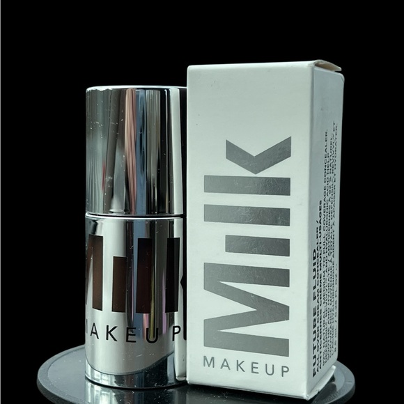 Milk Makeup Future Fluid Cream Concealer 30NC - Picture 4 of 5